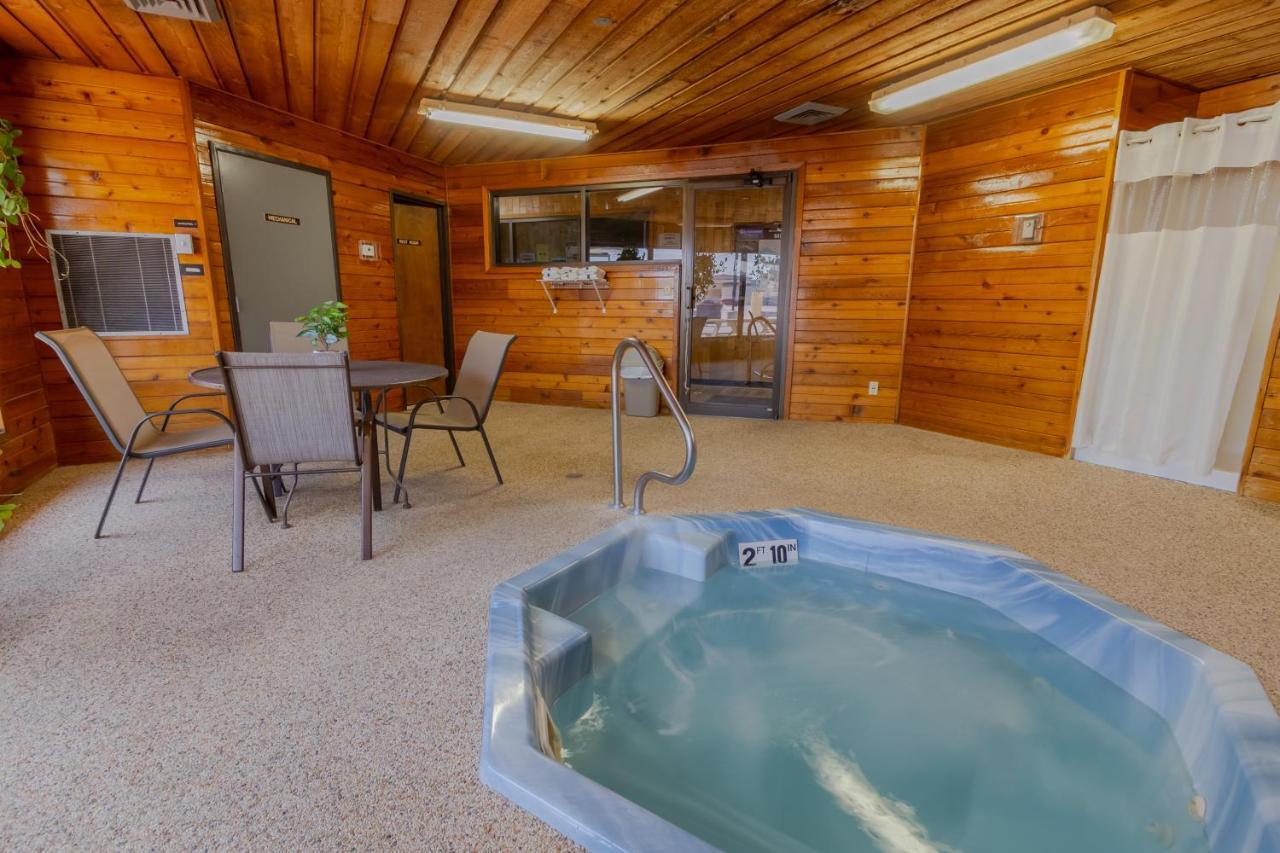 Thunderbird Lodge Митчелл Экстерьер фото